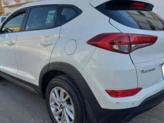 Hyundai Tucson, 2017, Automatic, 163556 KM, - - Half Options