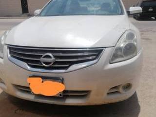 Nissan Altima, 2010, Automatic, 300000 KM, 1-SAR Nisaan Altima Selling